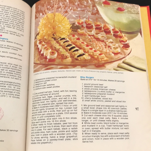 Vintage 1970’s Family Circle Cookbooks Lot of Three - Picture 8 of 16